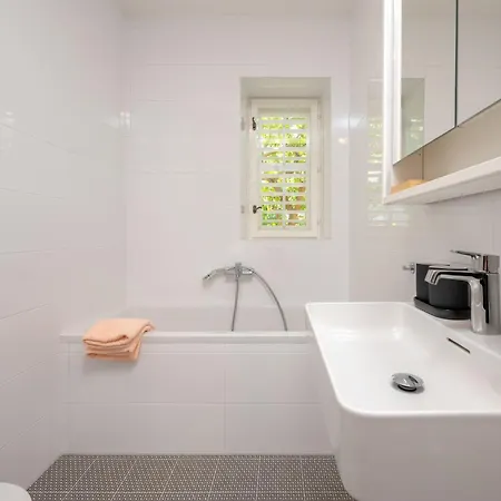 Beachfront Antonio Miro Daire *