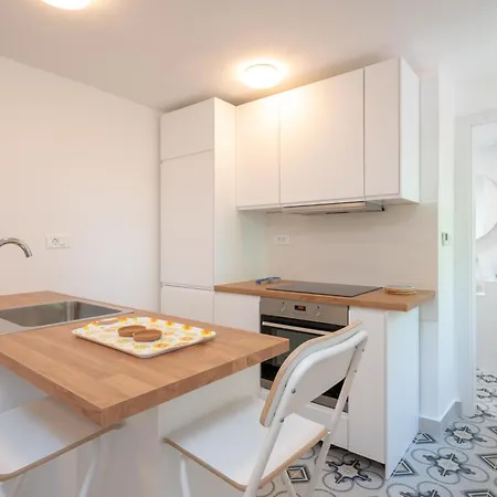 Beachfront Antonio Miro Daire *