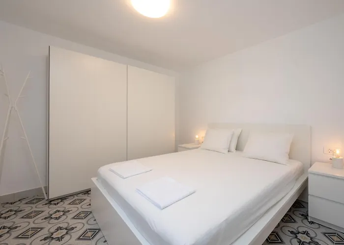 Beachfront Antonio Miro *