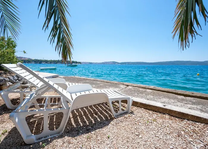 Beachfront Antonio Miro Traù