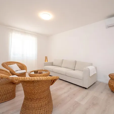 아파트 Beachfront Antonio Miro 트로기르