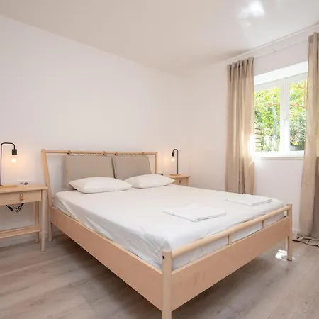 Beachfront Antonio Miro דירה *