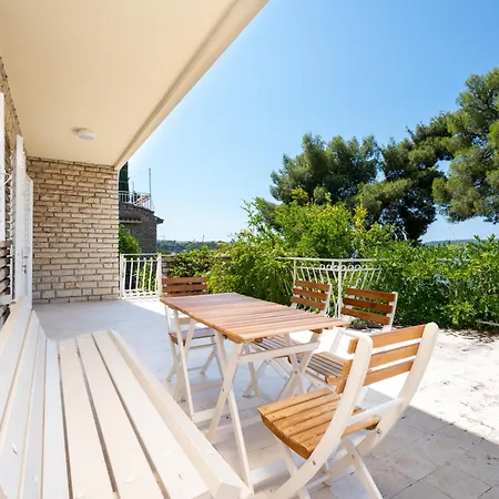 Beachfront Antonio Miro 아파트
