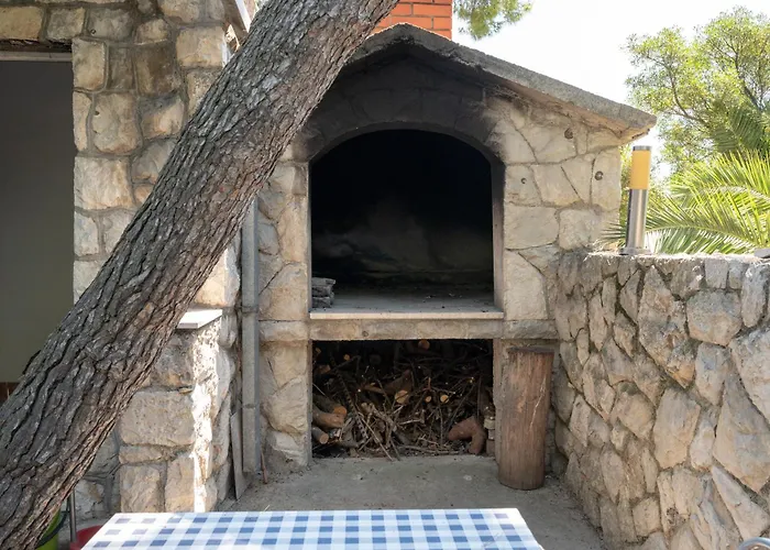 Beachfront Antonio Miro טרוגיר