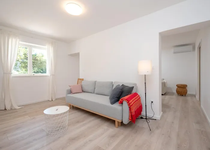 Beachfront Antonio Miro דירה טרוגיר