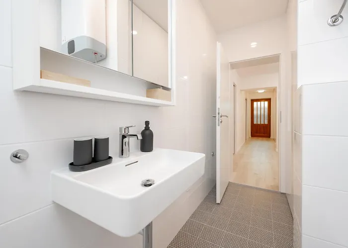 Beachfront Antonio Miro דירה טרוגיר